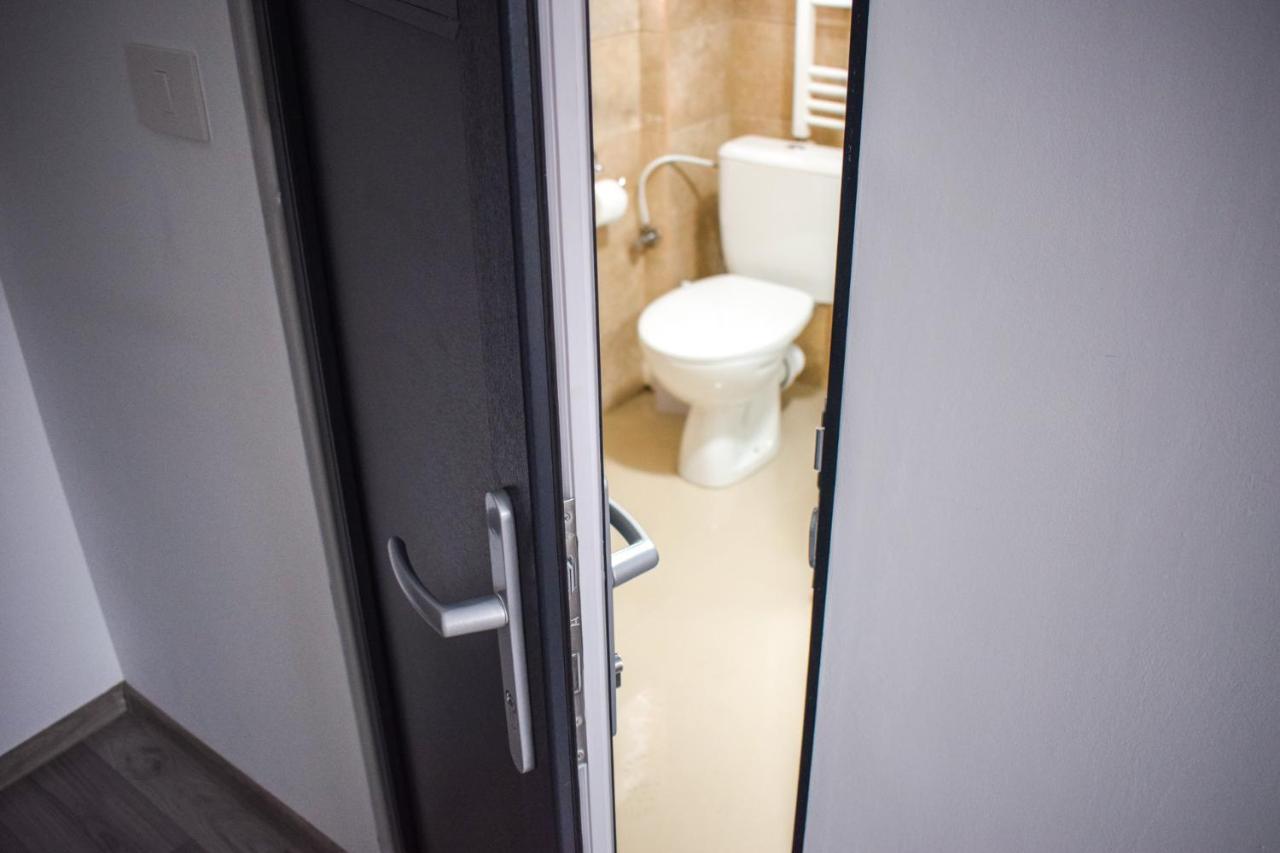 יאשי B House Rooms מראה חיצוני תמונה